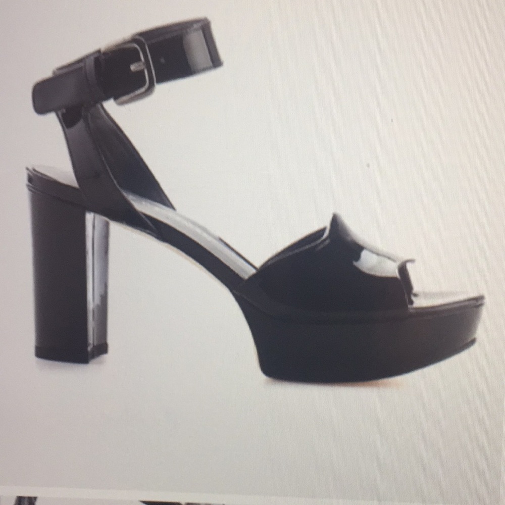 STUART  WEITZMAN   SIZE 8 BLACK